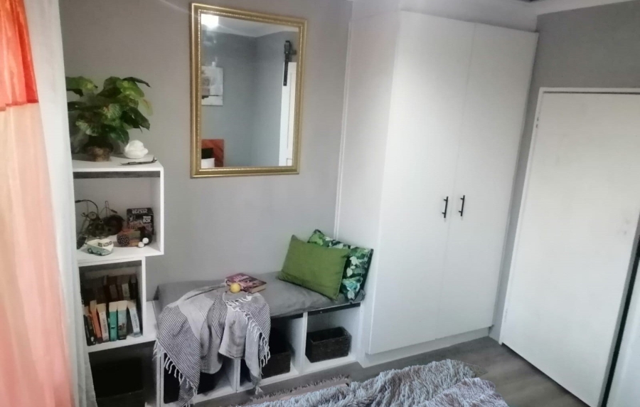 1 Bedroom Property for Sale in Protea Heights Western Cape